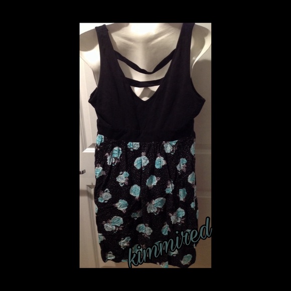 ✂️✂️ Torrid Floral Tank Dress ~ 1/1X ~ EUC ✂️✂️ - Picture 4 of 5